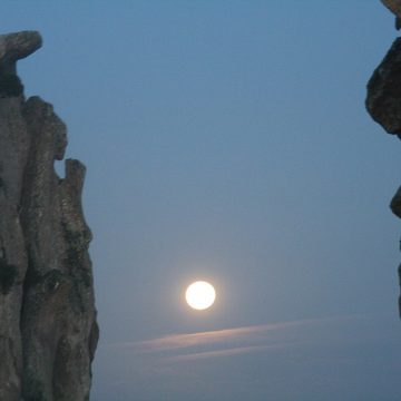 6- la madonna in una notte di luna piena piena