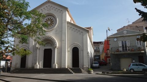 La Torre Civica con l’orologio dell’Upim: tra Medio Evo e modernità