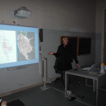 1- la dott.ssa Marletta durante la sua lectio