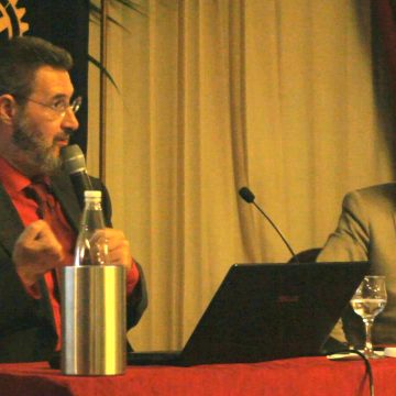 6- L'arch. Celona e l'avv. Alleruzzo durante la conferenza